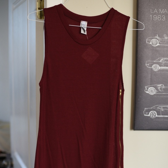 Maroon Ribbed Curve Dress - Picture 1 of 3